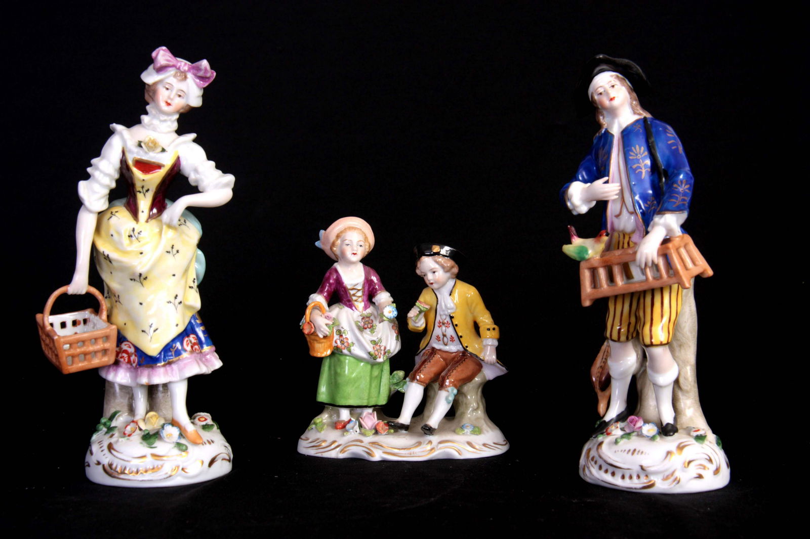 A DRESDEN  SEATED FLOWER SELLER DOUBLE FIGURE GROU (1 of 1)