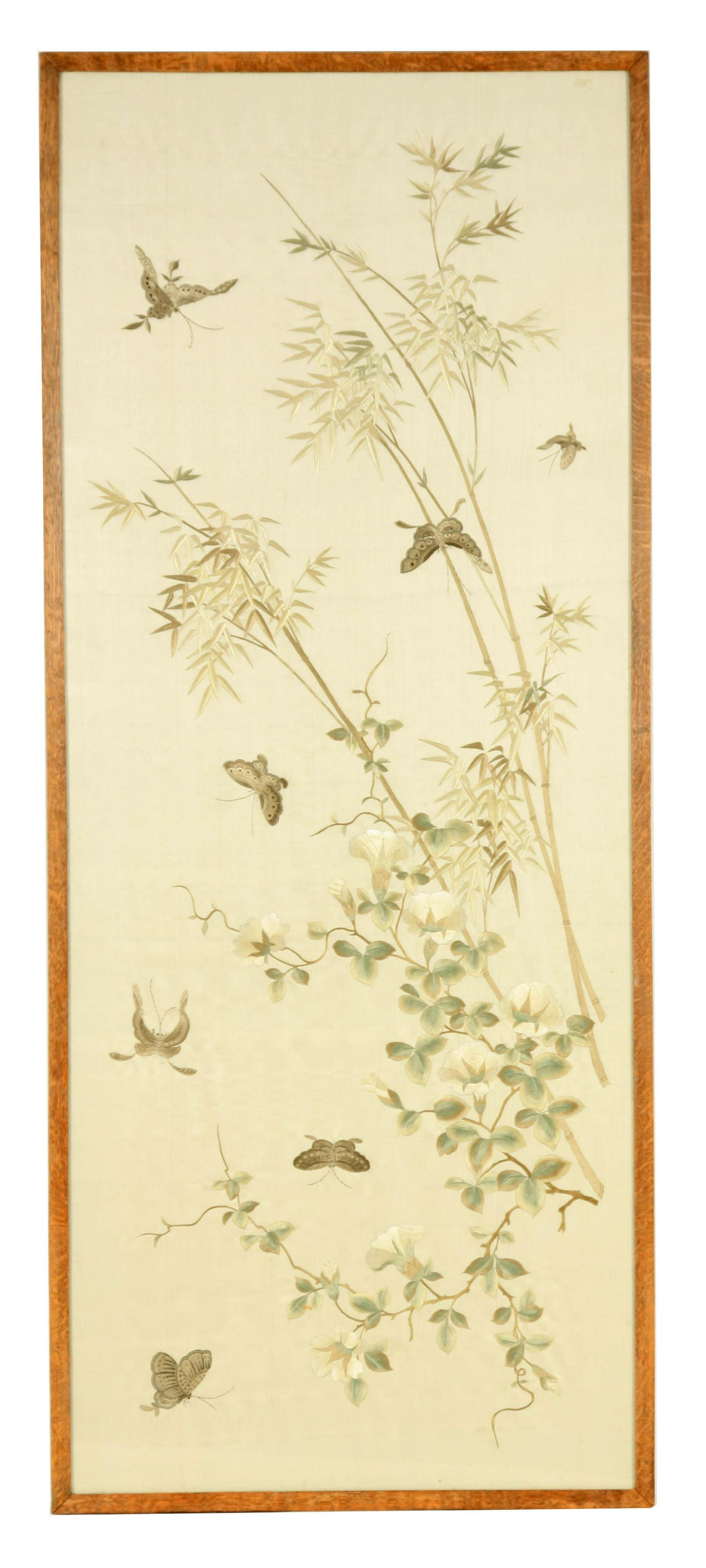 A LATE 19TH CENTURY CHINESE SILK EMBROIDERED HANGING (1 of 1)