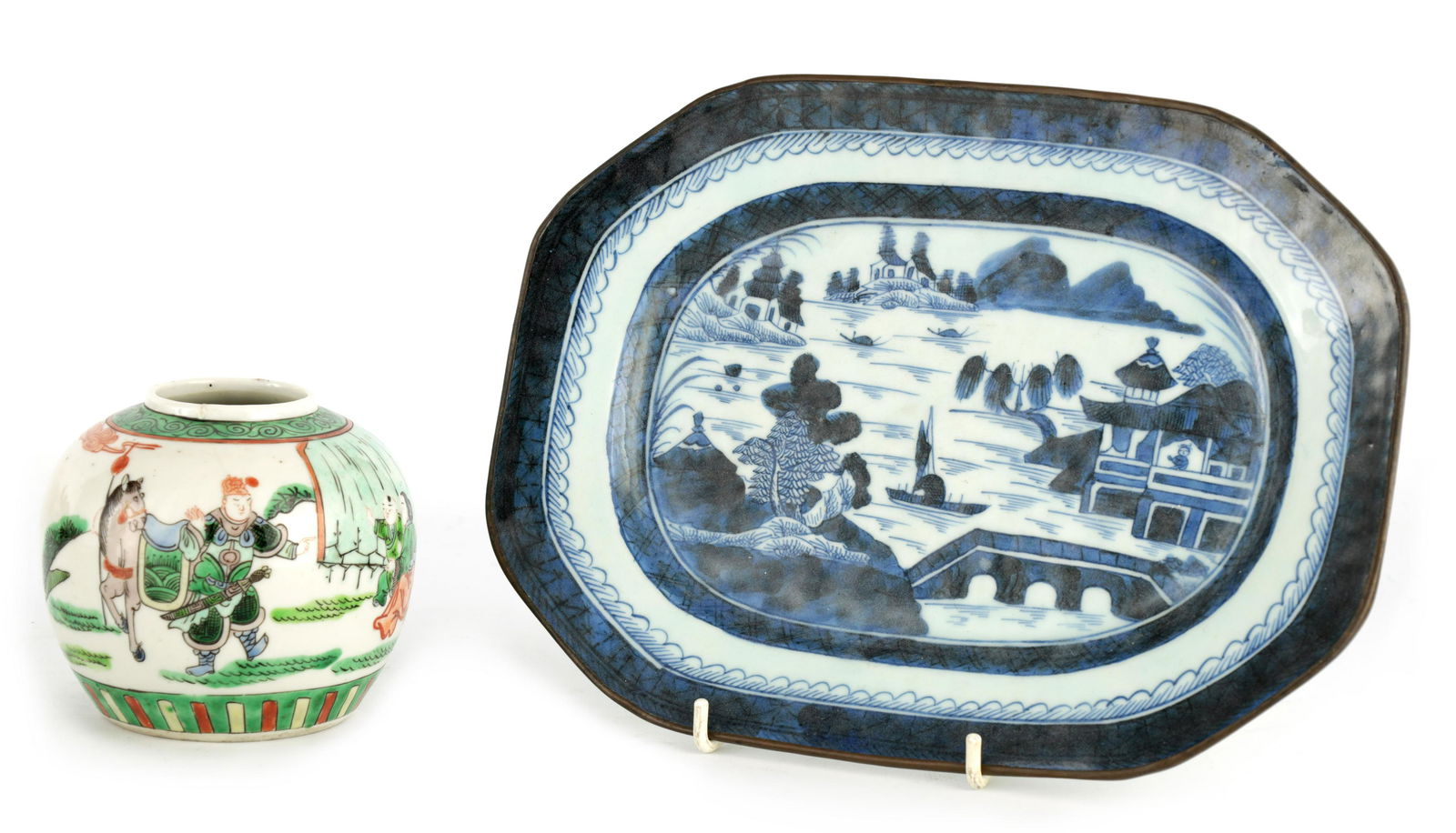 AN 18TH CENTURY CHINESE NANKIN BLUE AND WHITE DISH (1 of 1)