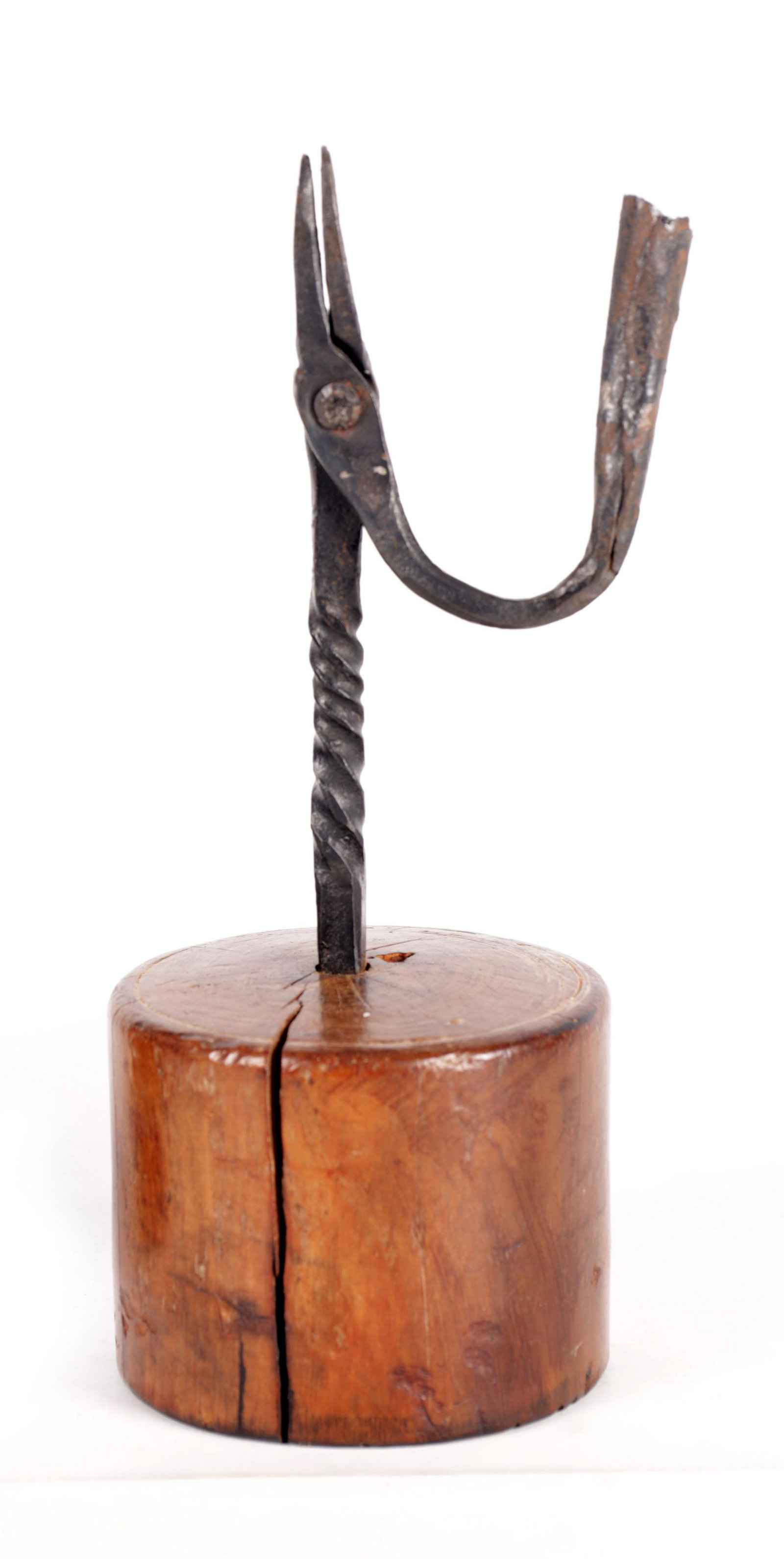 AN 18TH CENTURY IRONWORK WELSH RUSHLIGHT mounted in a (1 of 4)