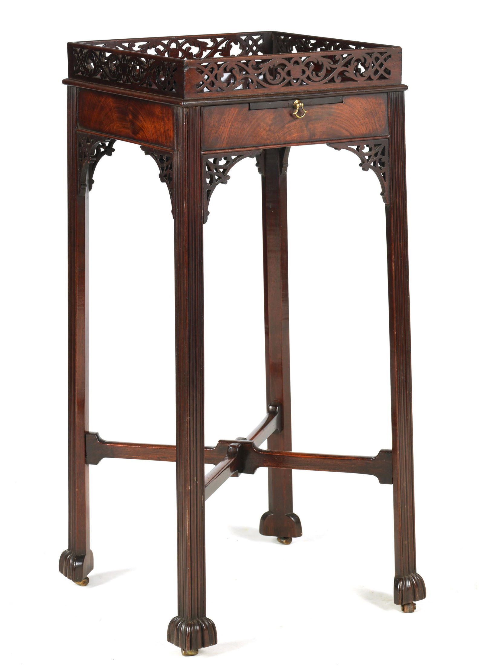 AN EARLY GEORGE III CHIPPENDALE DESIGN MAHOGANY URN (1 of 2)