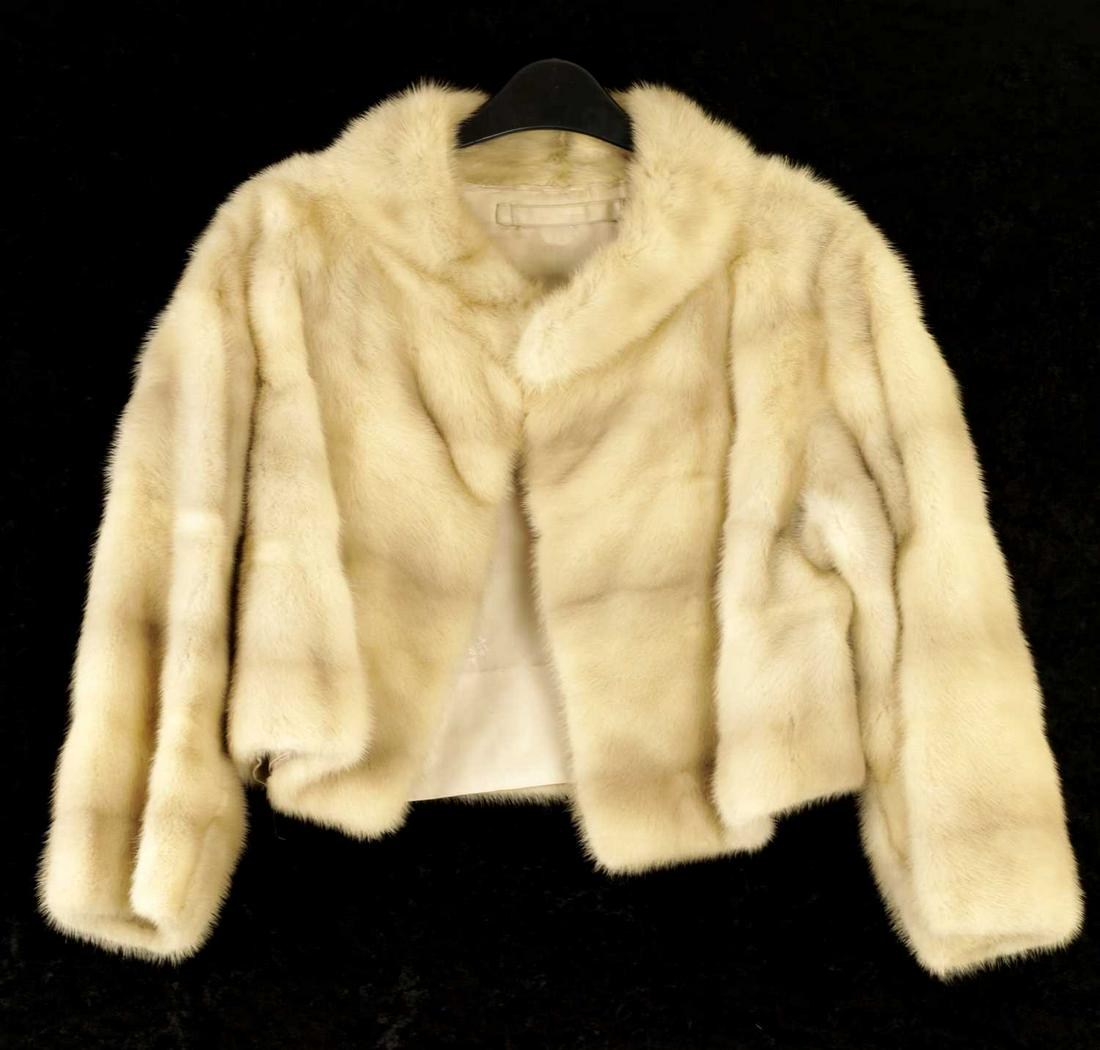 A VINTAGE BLONDE MINK SHORT FUR JACKET (1 of 1)