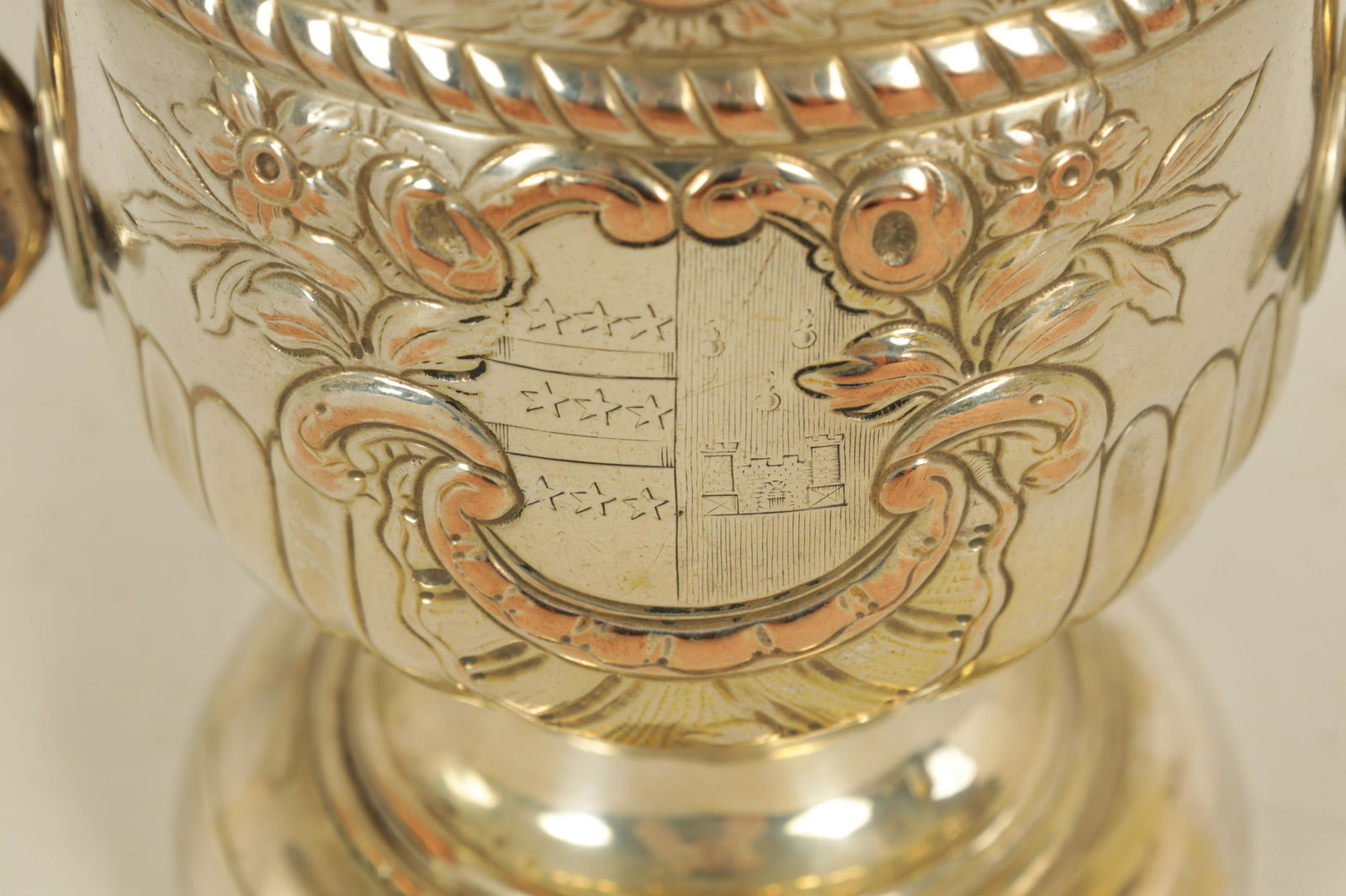 A LATE GEORGIAN OLD SHEFFIELD PLATE TWO HANDLED TROPHY CUP (1 of 6)