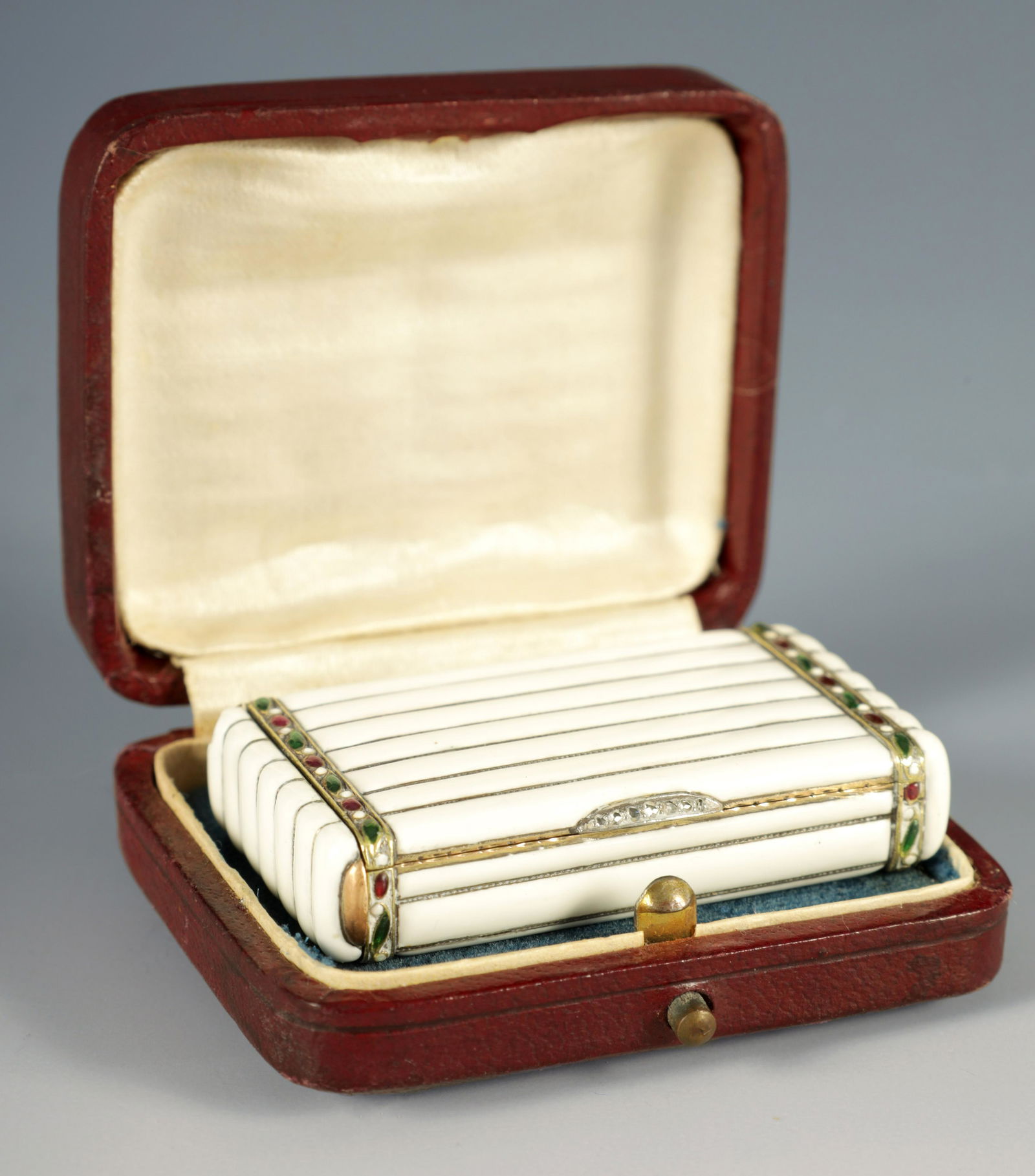 AN EARLY 20TH CENTURY FABERGE SILVER GILT AND ENAMEL VESTA, WORKMASTER HENRIK WIGSTROM (1 of 7)