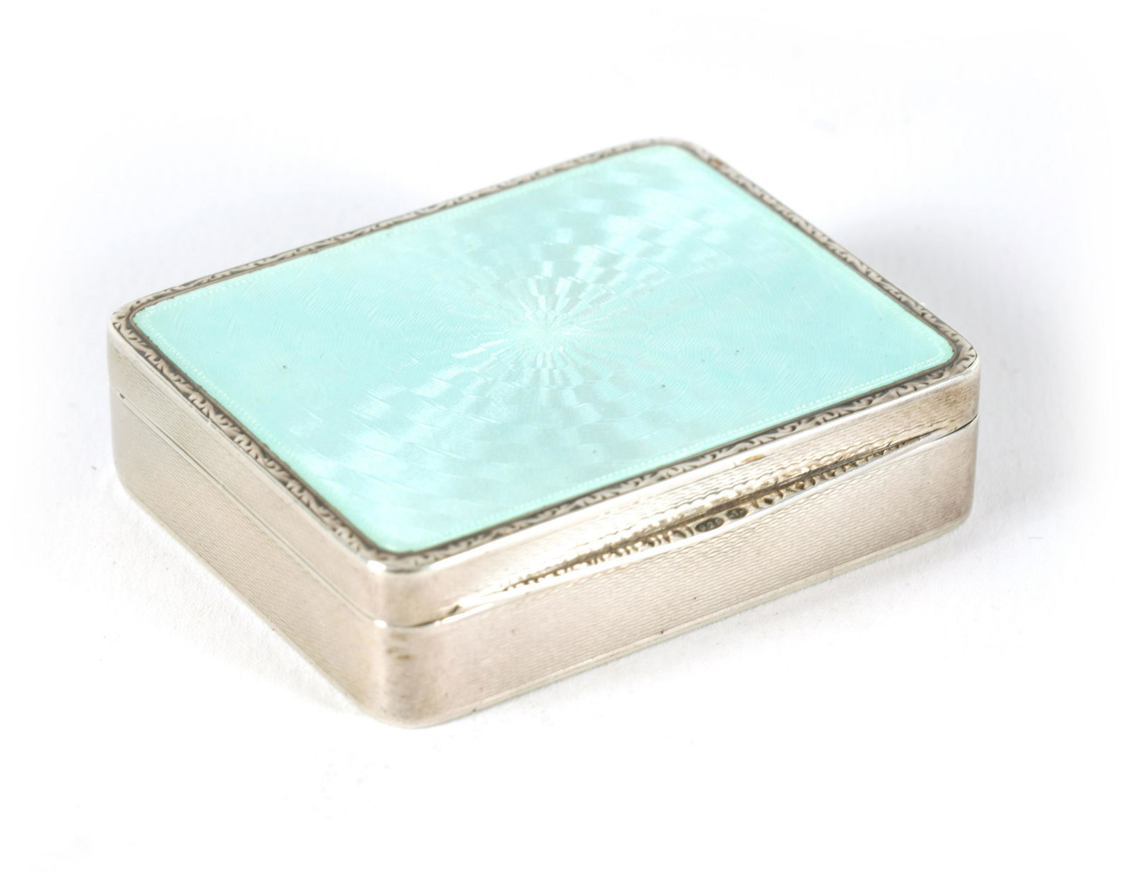 AN UNSUAL GEORGE V SILVER AND GUILLOCHE ENAMEL RECTANGULAR COMPACT (1 of 8)