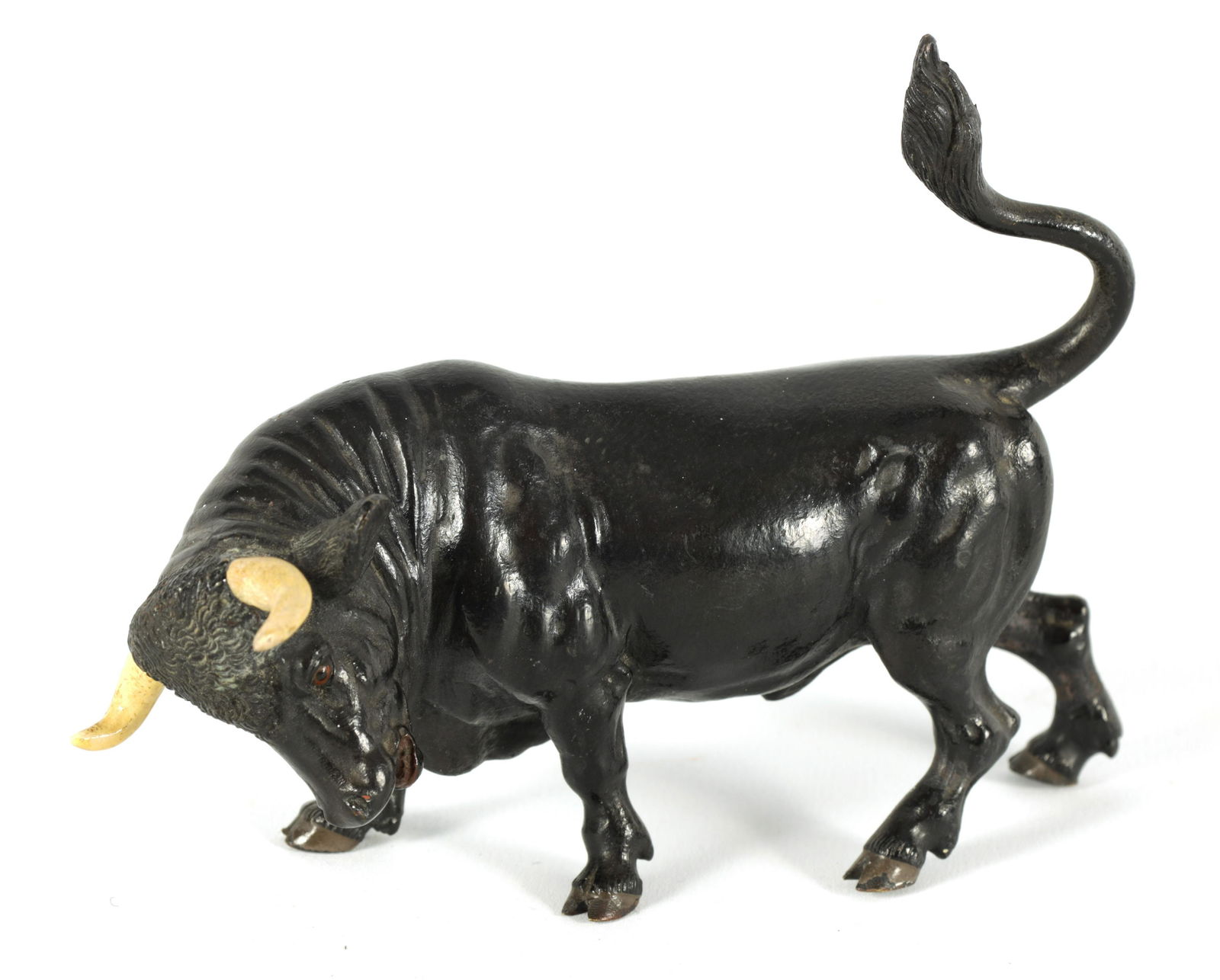 AN EARLY 20TH CENTURY AUSTRIAN COLD-PAINTED FRANZ BERGMAN STYLE BRONZE DEPICTING A RAGING BULL (1 of 5)