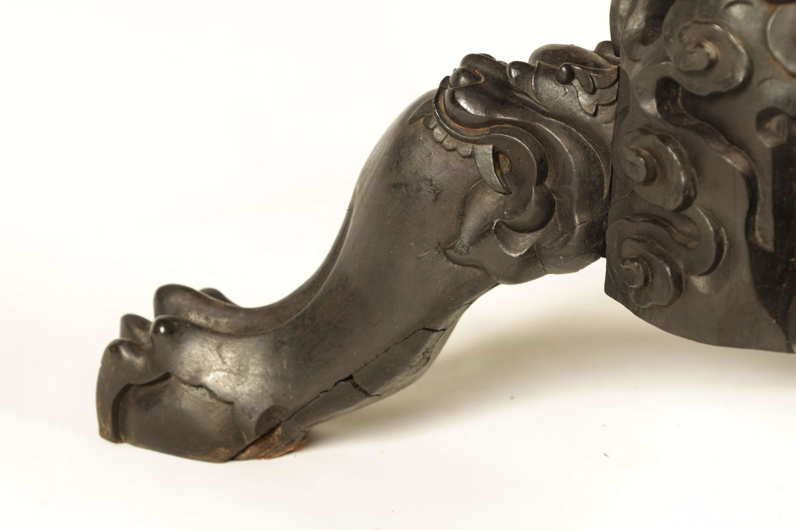 A 19TH CENTURY CHINESE HARDWOOD OCCASIONAL TABLE (1 of 6)