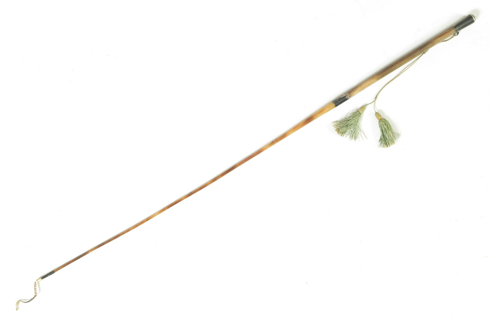 AN EARLY SILVER MOUNTED RHINOCEROS HORN RIDING CROP (1 of 3)