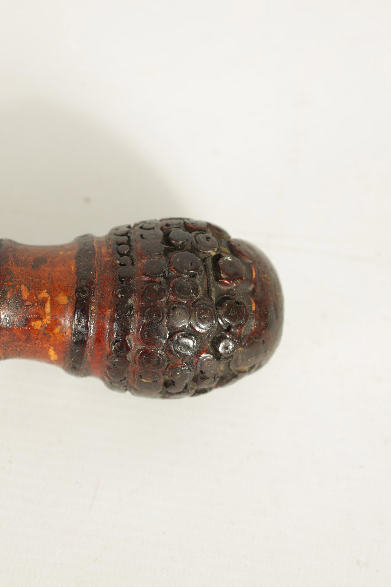 A 19TH CENTURY WEIGHTED ORIENTAL CARVED BAMBOO WALKING CANE (1 of 4)