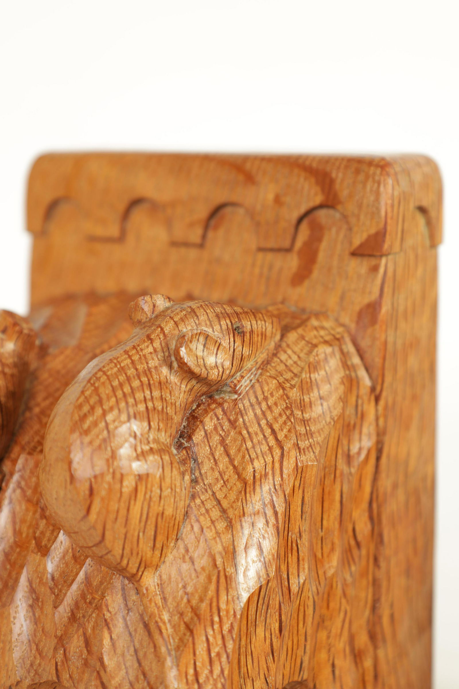 AN UNUSUAL PAIR OF ROBERT 'MOUSEMAN' THOMPSON TRIPLE MICE ADZED OAK BOOK ENDS (1 of 8)