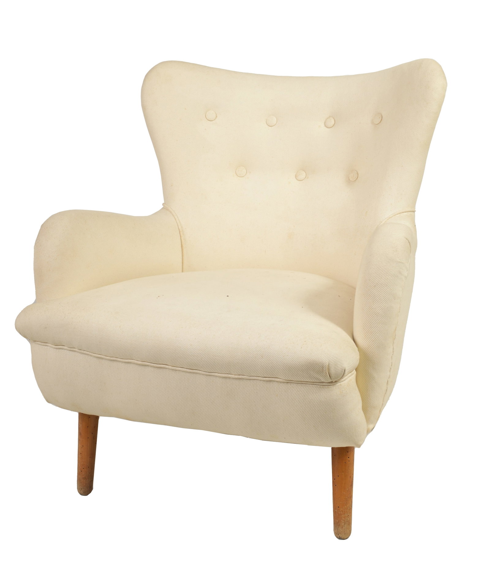 A 1960'S RETRO BUTTON UPHOLSTERED ARMCHAIR: A 1960'S RETRO BUTTON UPHOLSTERED ARMCHAIR raised on tapered wood legs (70cm wide 74cm high )