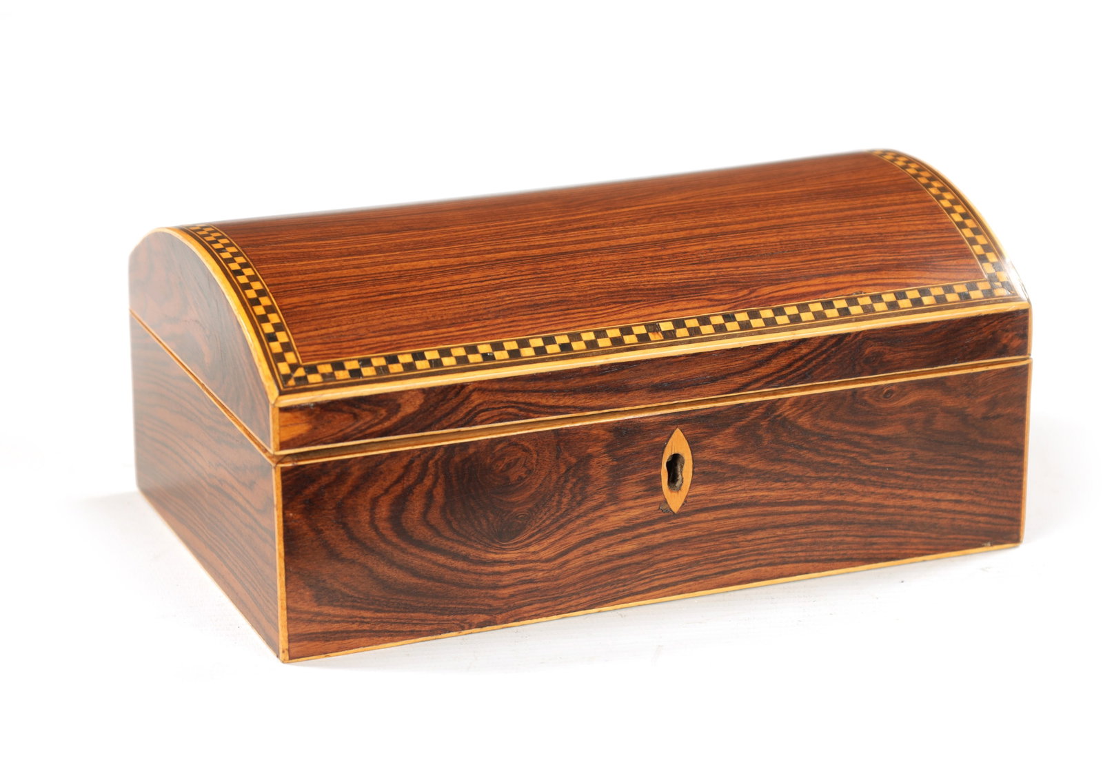 A GEORGE III DOME TOPPED TULIP WOOD AND CHEQUER-BANDED BOX: A GEORGE III DOME TOPPED TULIP WOOD AND CHEQUER-BANDED BOX A GEORGE III DOME TOPPED TULIP WOOD AND CHEQUER-BANDED BOX with paper lined interior. (20.5cm wide 13cm deep 9cm high )