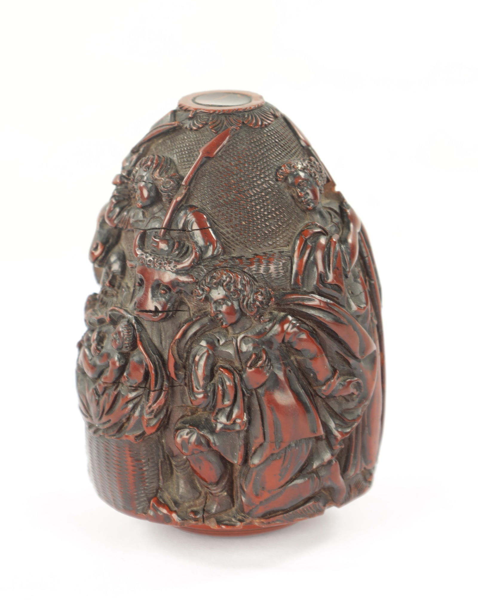 A FINE 18TH CENTURY FRENCH CARVED COQUILLA NUT SNUFF BOX (1 of 4)