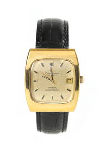 A 1970'S GENTLEMAN'S OMEGA CONSTELLATION AUTOMATIC WRISTWATCH: A 1970'S GENTLEMAN'S OMEGA CONSTELLATION AUTOMATIC WRISTWATCH on black alligator leather strap, the stylish gold plated case enclosing a brushed gilt dial with gold baton markers, sweeping seconds