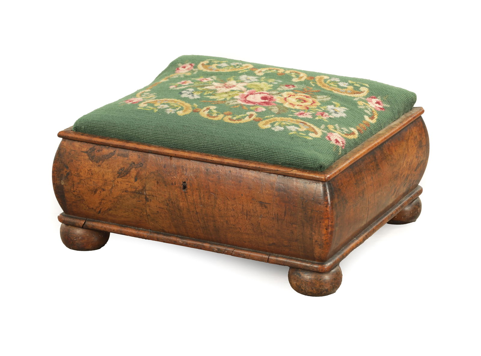 AN UNUSUAL WALNUT QUEEN ANNE FOOTSTOOL (1 of 5)
