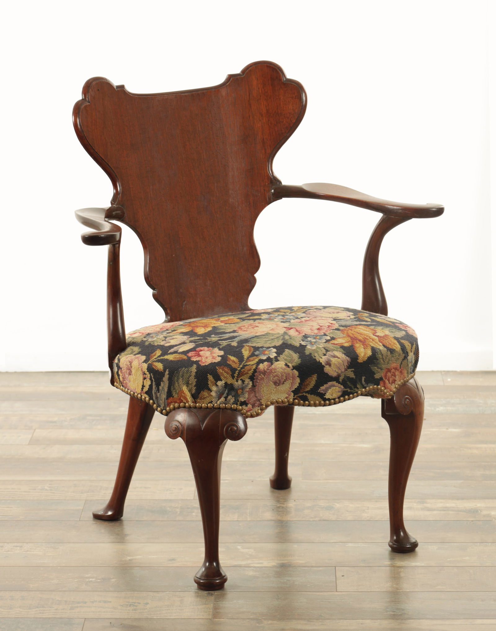 A LATE GEORGIAN MAHOGANY SOLID SHIELD BACK ARMCHAIR (1 of 9)