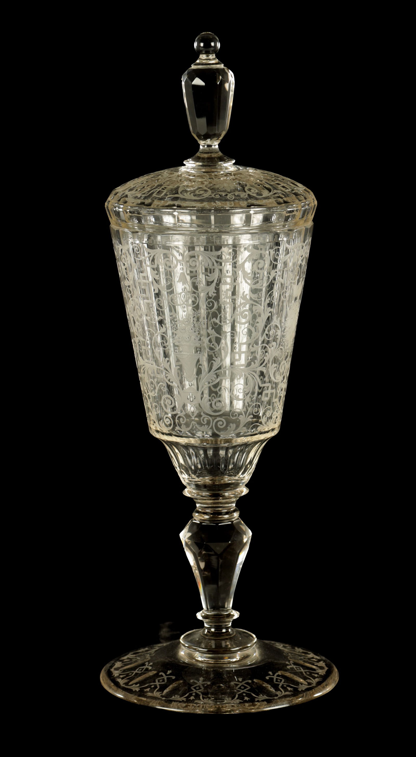 A 20TH CENTURY BOHEMIAN CRYSTAL GLASS-LIDDED GOBLET (1 of 6)