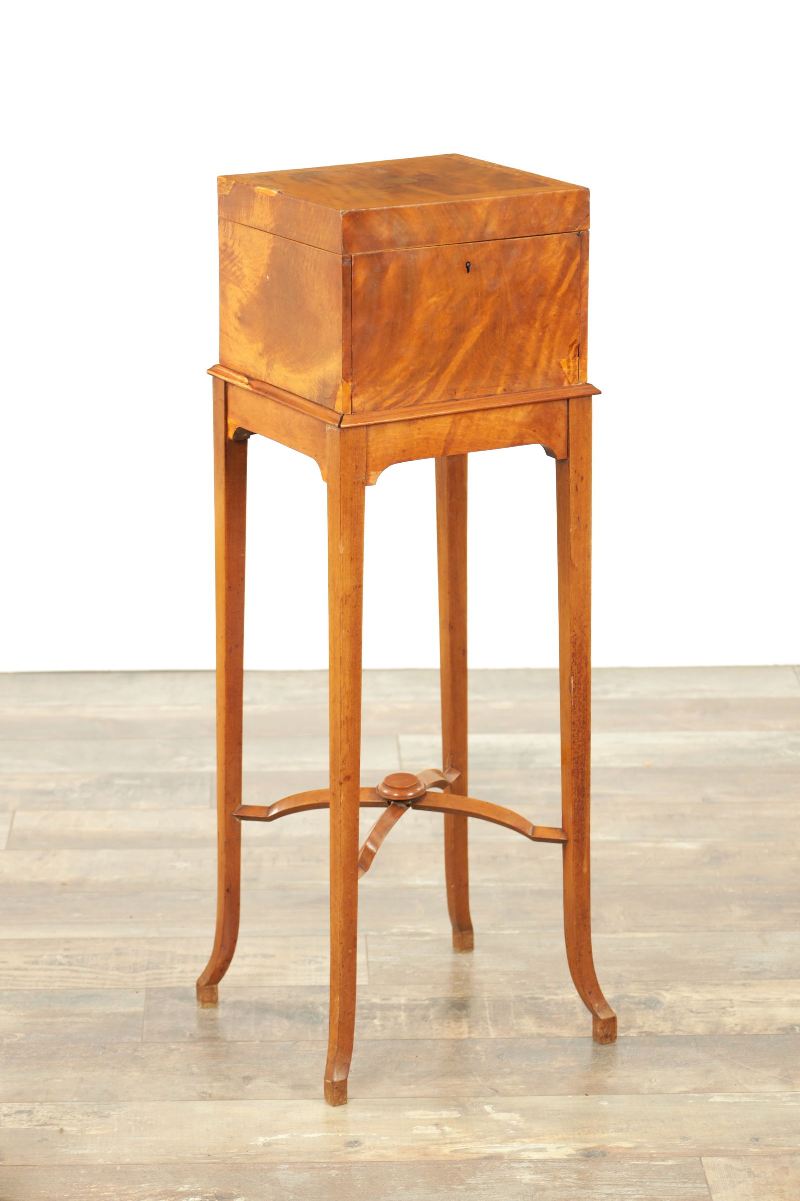 A GOOD LATE 19TH CENTURY FIGURED SATINWOOD DRESSING WORK BOX (1 of 16)