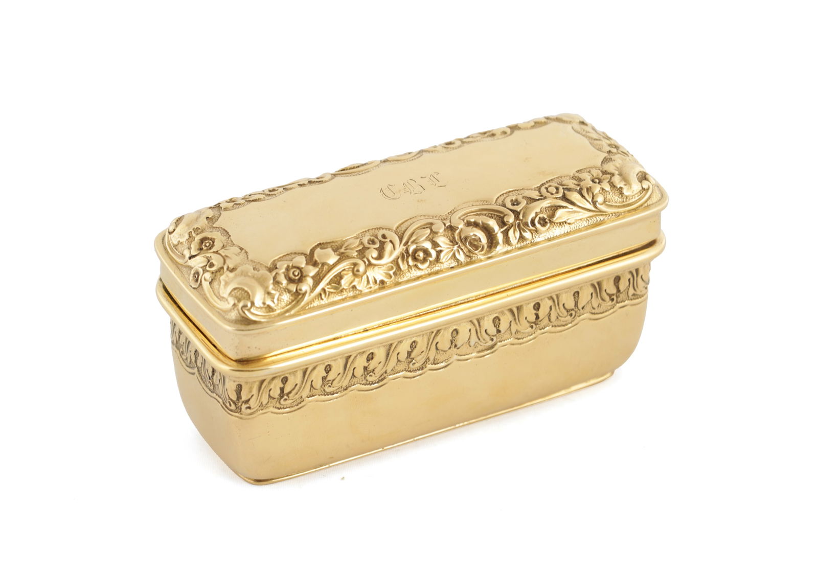 A GEORGE IV SILVER GILT SNUFF BOX BY PAUL STORR (1 of 11)