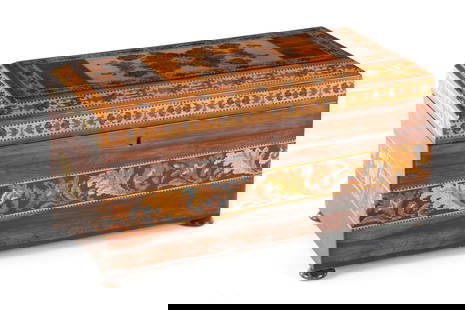 A LARGE 19TH CENTURY TUNBRIDGE WARE TEA CADDY: A LARGE 19TH CENTURY TUNBRIDGE WARE TEA CADDY, of rectangular form with inlaid bands and floral centre panel on a canted edged lid, the interior with two lidded compartments and a glass mixing bowl. (