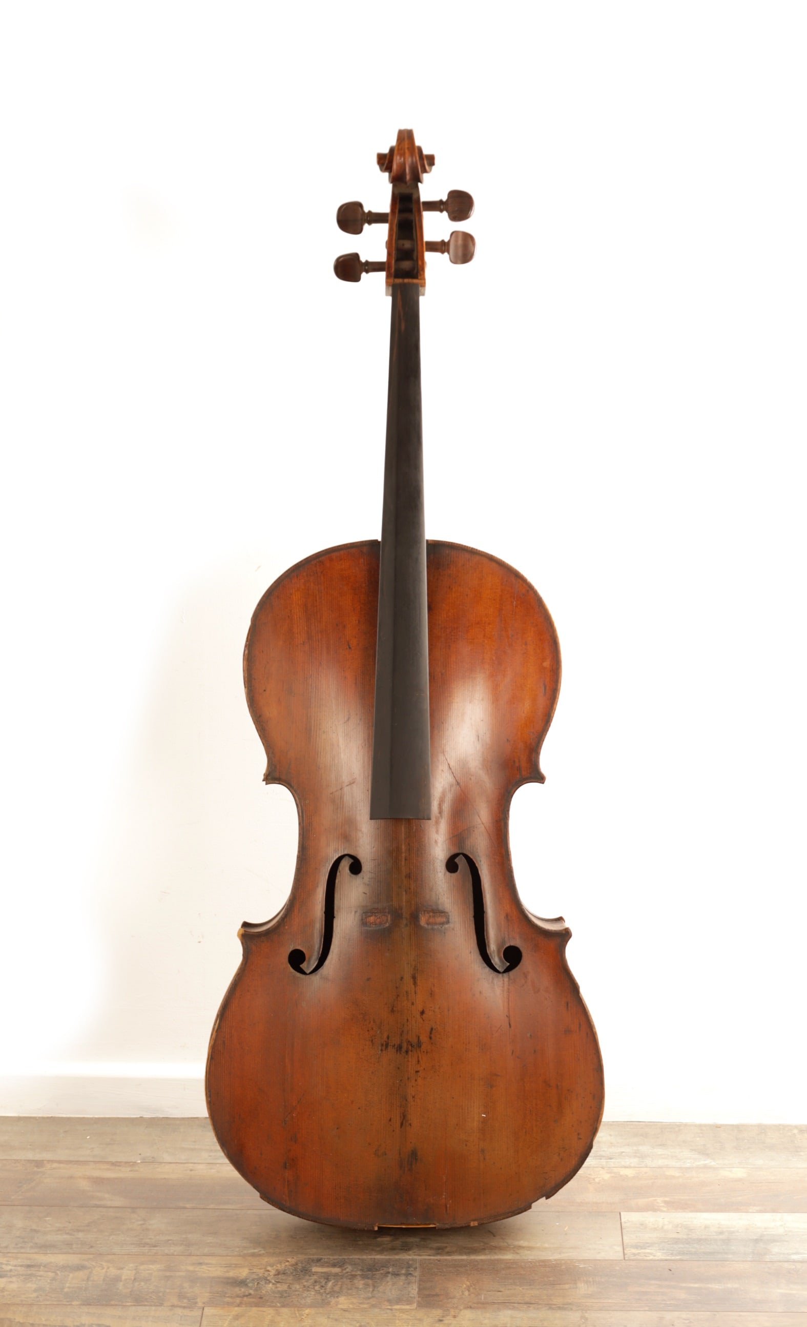 FULL SIZE ANTIQUE CELLO AND BOW: FULL SIZE ANTIQUE CELLO AND BOW having a two piece back and ebony fingerboard, in hard case, length of back 75.2cm, (121cm overall,)
