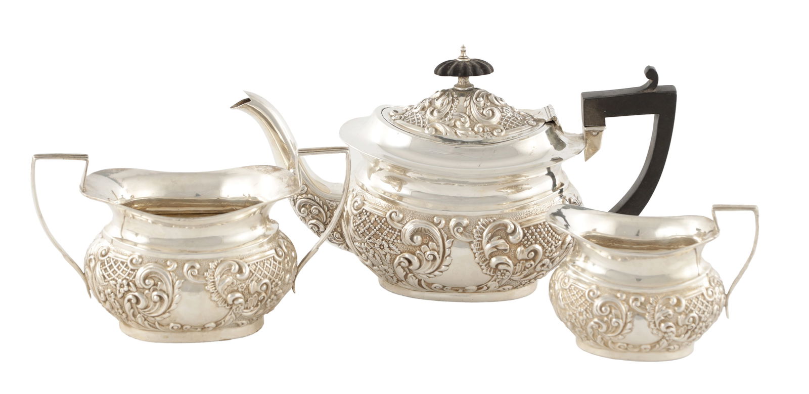 AN EARLY 20TH CENTURY SILVER TEA SERVICE (1 of 11)