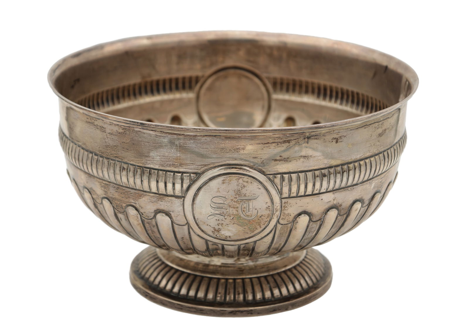 A Janna Thomas De Velarde Sterling Silver Shell.