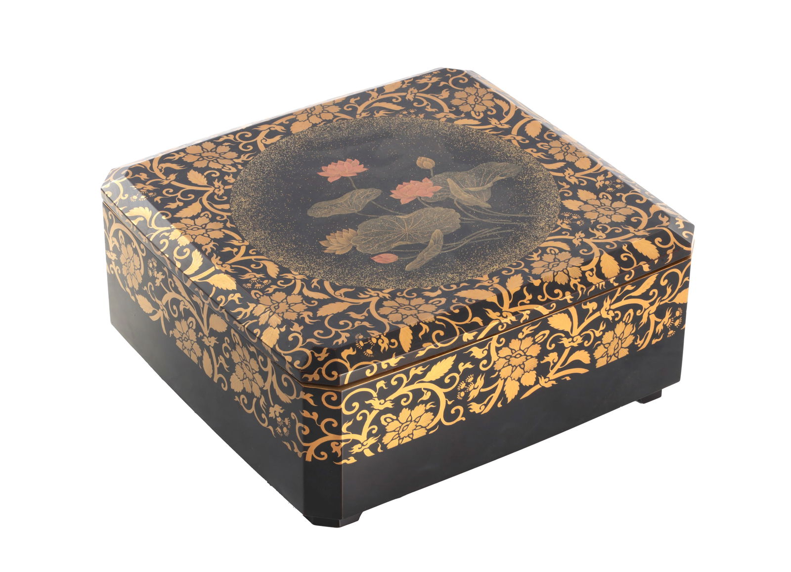 A JAPANESE MEIJI PERIOD LACQUERWORK LIDDED BOX (1 of 13)