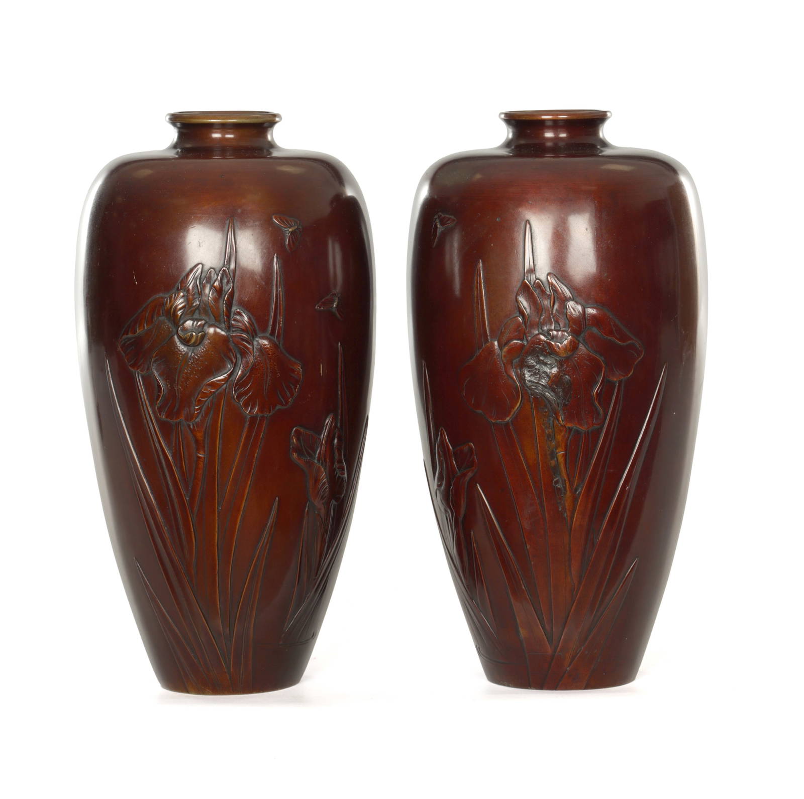 A PAIR OF JAPANESE MEIJI PERIOD BRONZE VASES