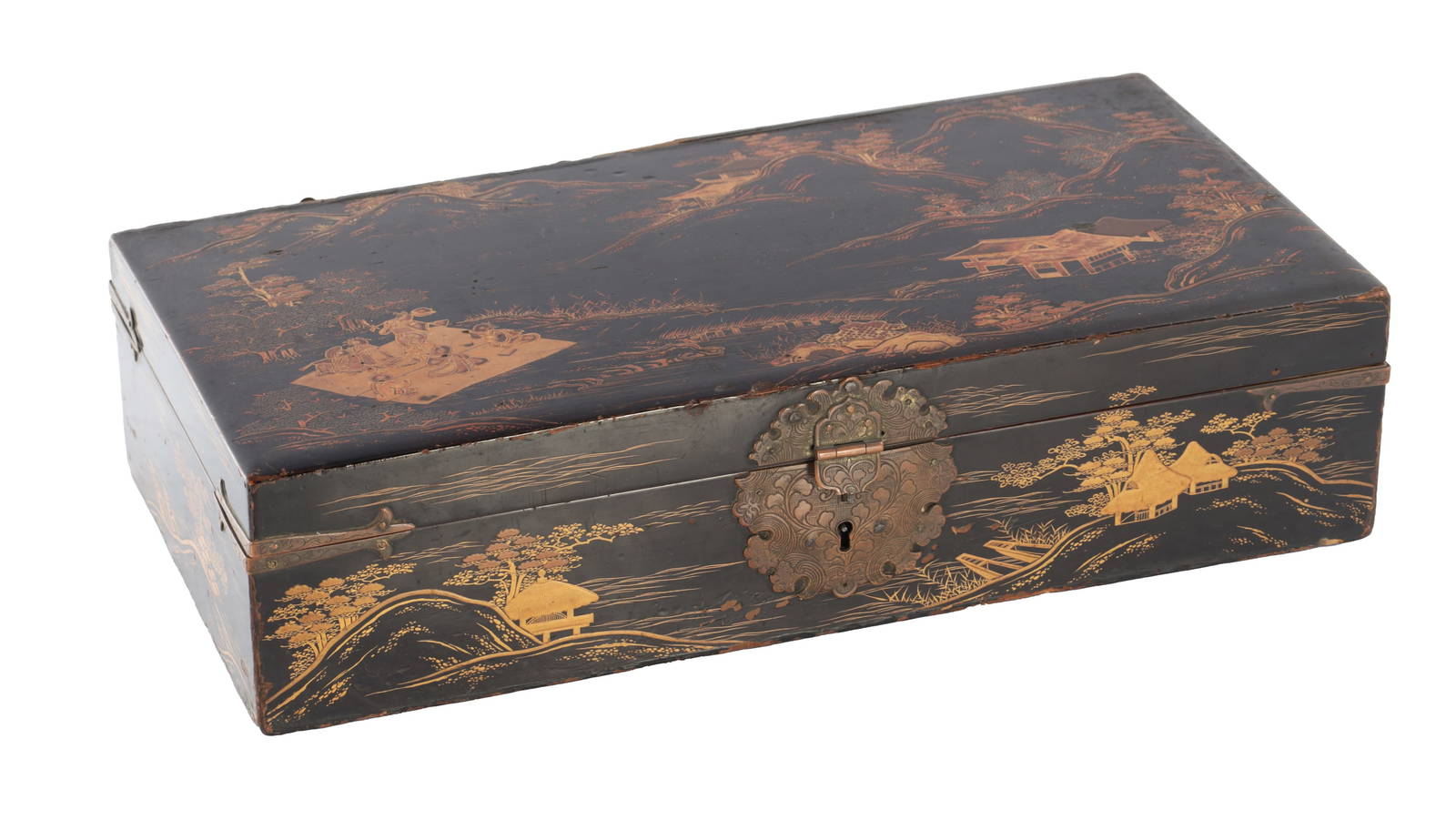 AN 18TH CENTURY JAPANESE LACQUERED BOX