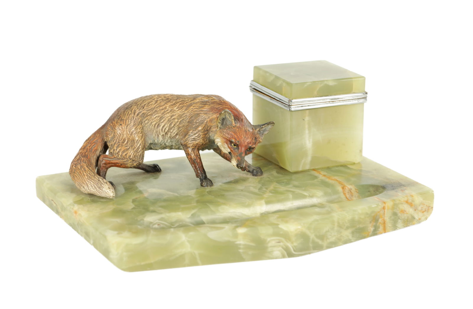 ATT. FRANZ BERGMAN. A 20TH CENTURY AUSTRIAN COLD PAINTED BRONZE AND ONYX DESK TIDY: ATT. FRANZ BERGMAN. A 20TH CENTURY AUSTRIAN COLD PAINTED BRONZE AND ONYX DESK TIDY modelled as a fox, with an onyx and metal inkwell with glass insert and onyx base. (17.5 cm high, 20 cm wide & 15 cm