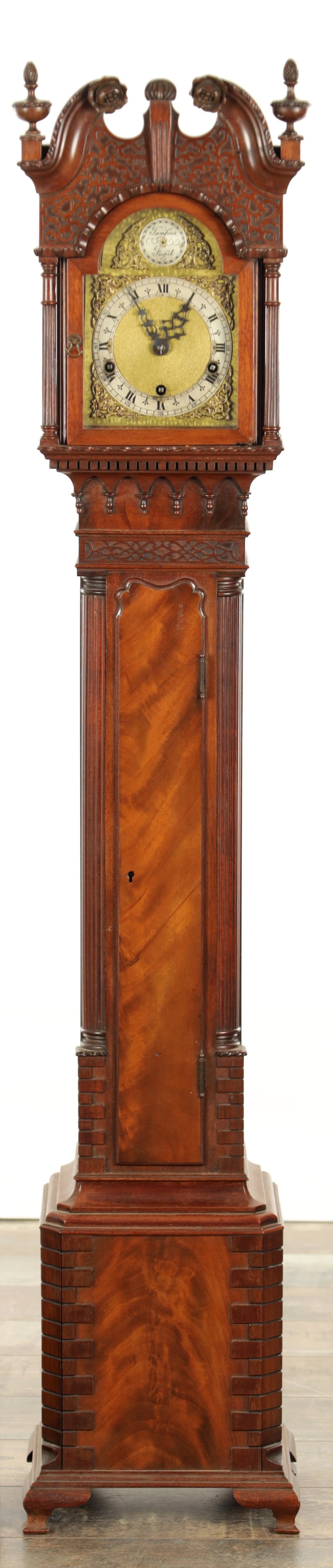 AN EARLY 20TH CENTURY CHIPPENDALE DESIGN FLAMED MAHOGANY GRANDDAUGHTER CLOCK (1 of 5)