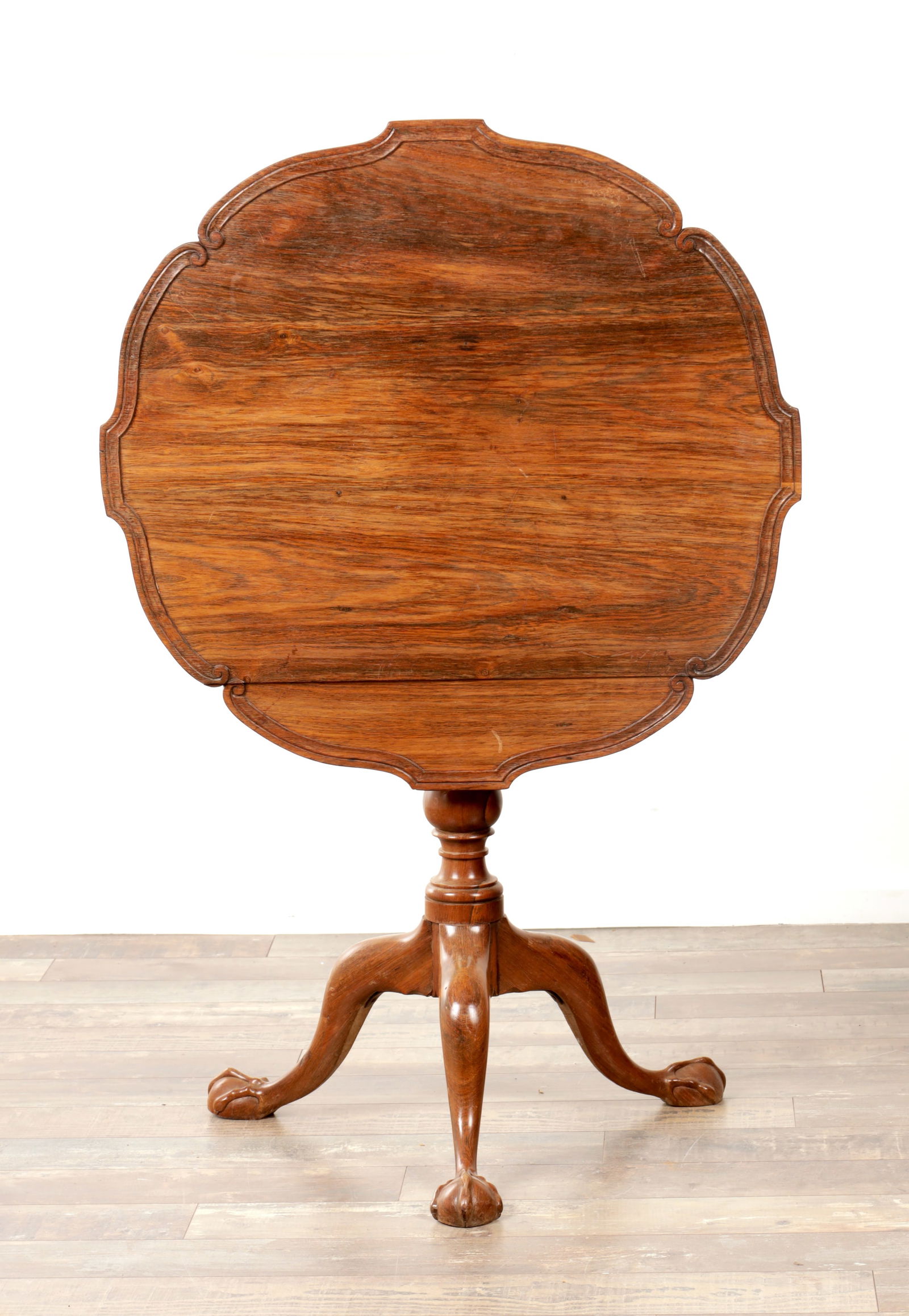AN 18TH CENTURY PORTUGUESE ROSEWOOD / HARDWOOD TILT-TOP TABLE (1 of 9)
