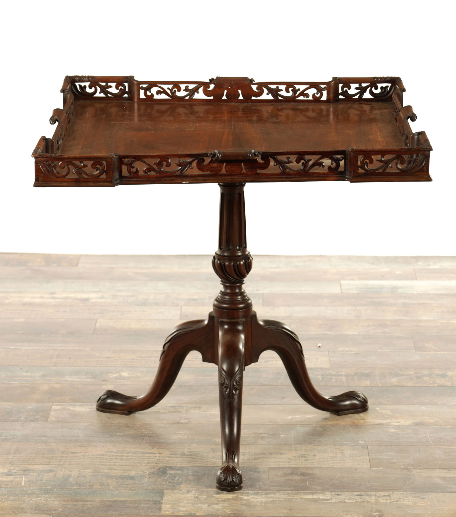 A 18TH CENTURY MAHOGANY CHIPPENDALE STYLE SILVER TABLE (1 of 10)