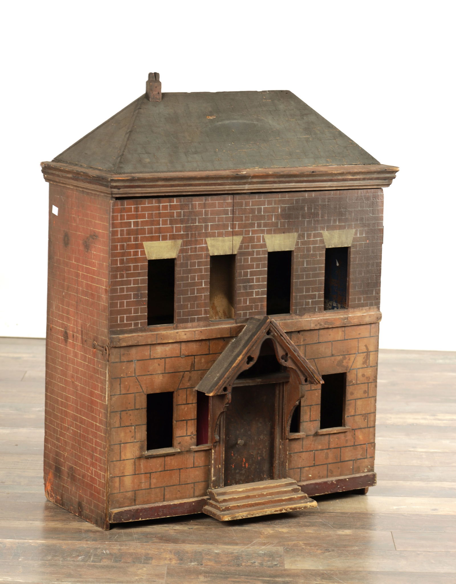 AN 18TH CENTURY DOLLS HOUSE (1 of 10)