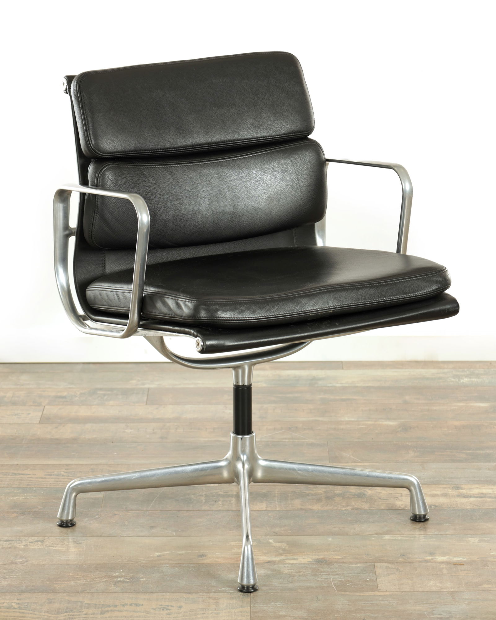 A VITRA EAMES 938-138 LEATHER AND CHROMED ALUMINIUM SWIVEL OFFICE CHAIR (1 of 10)