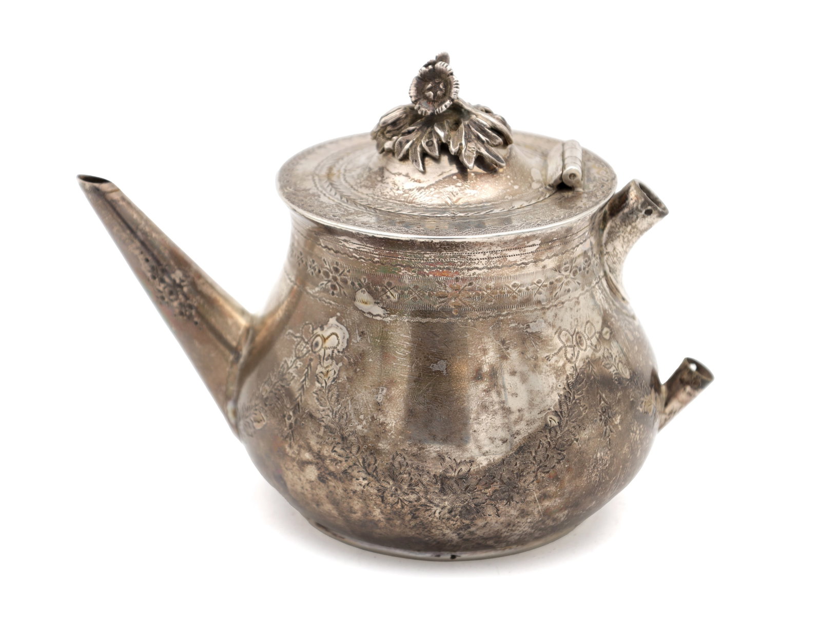 AN EARLY 19TH CENTURY ENGLISH SILVER TEAPOT: AN EARLY 19TH CENTURY ENGLISH SILVER TEAPOT of baluster form with straight spout and hinged domed cover with cast floral finial, with bright-cut foliate decoration, hallmarked London 1804, maker's mar
