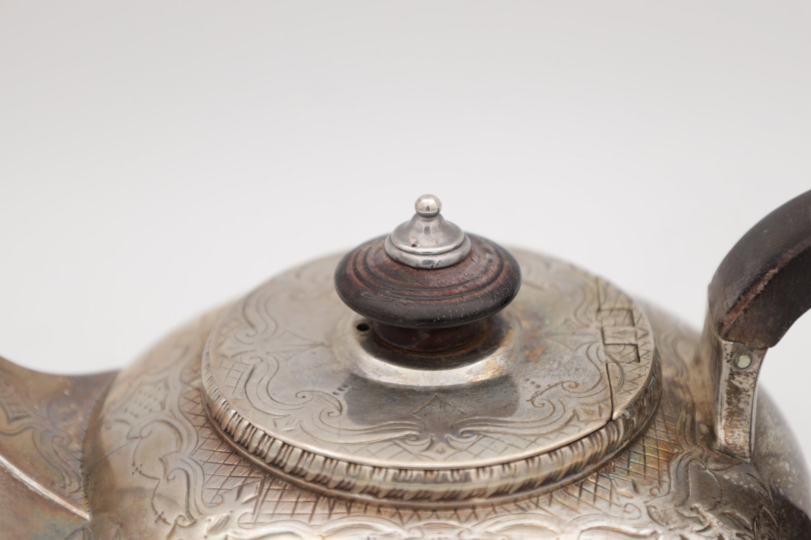 A REGENCY SILVER COFFEE POT - 8