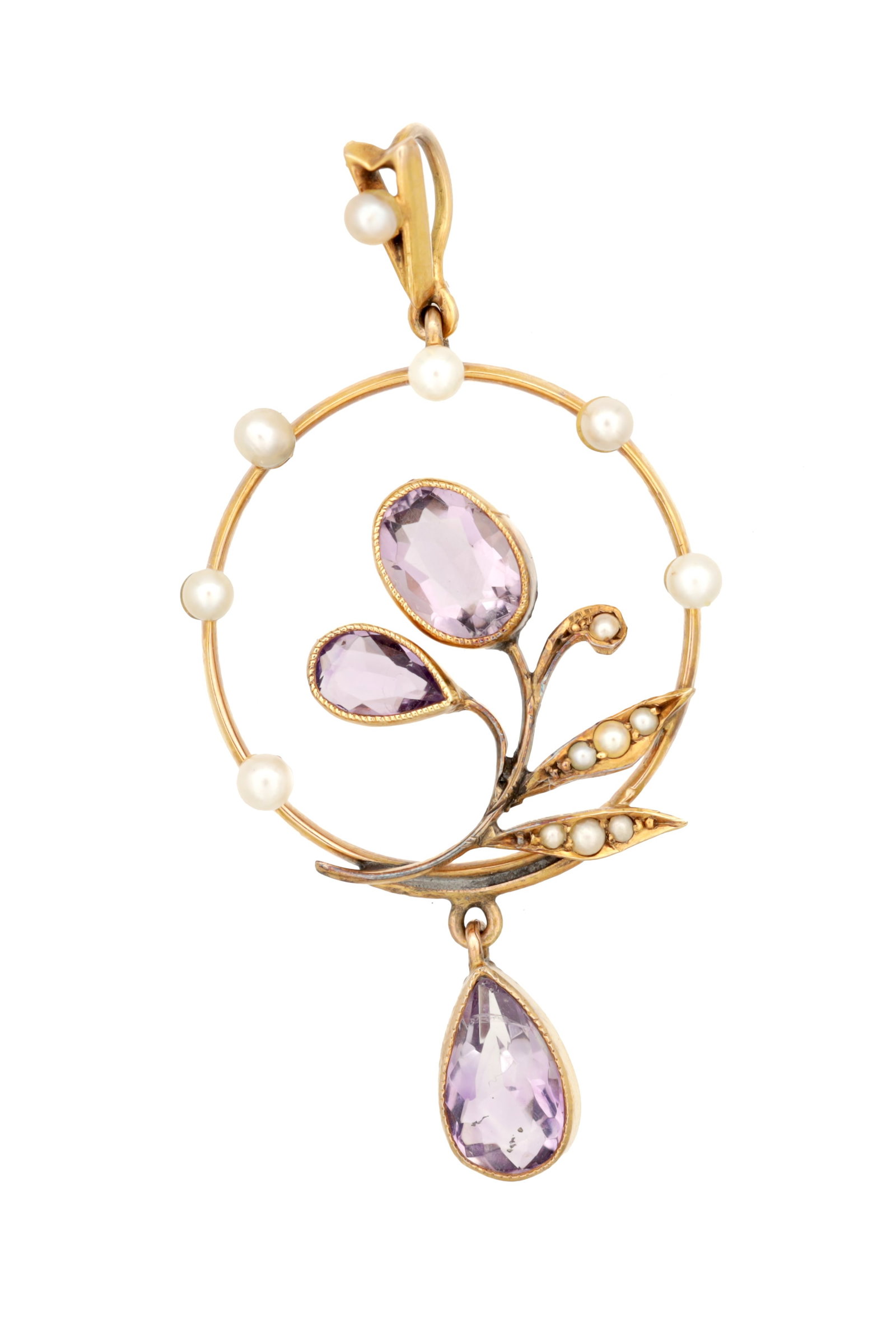 AN EDWARDIAN 14CT YELLOW GOLD AMETHYST AND SEED PEARL PENDANT: AN EDWARDIAN 14CT YELLOW GOLD AMETHYST AND SEED PEARL PENDANT of circular openwork design set with collet-set oval and pear-cut amethysts within a foliate motif highlighted with seed pearls, the hoop