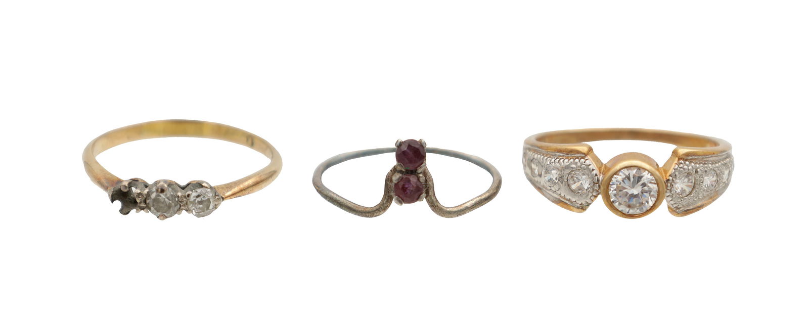 A COLLECTION OF 20TH CENTURY RINGS (1 of 3)