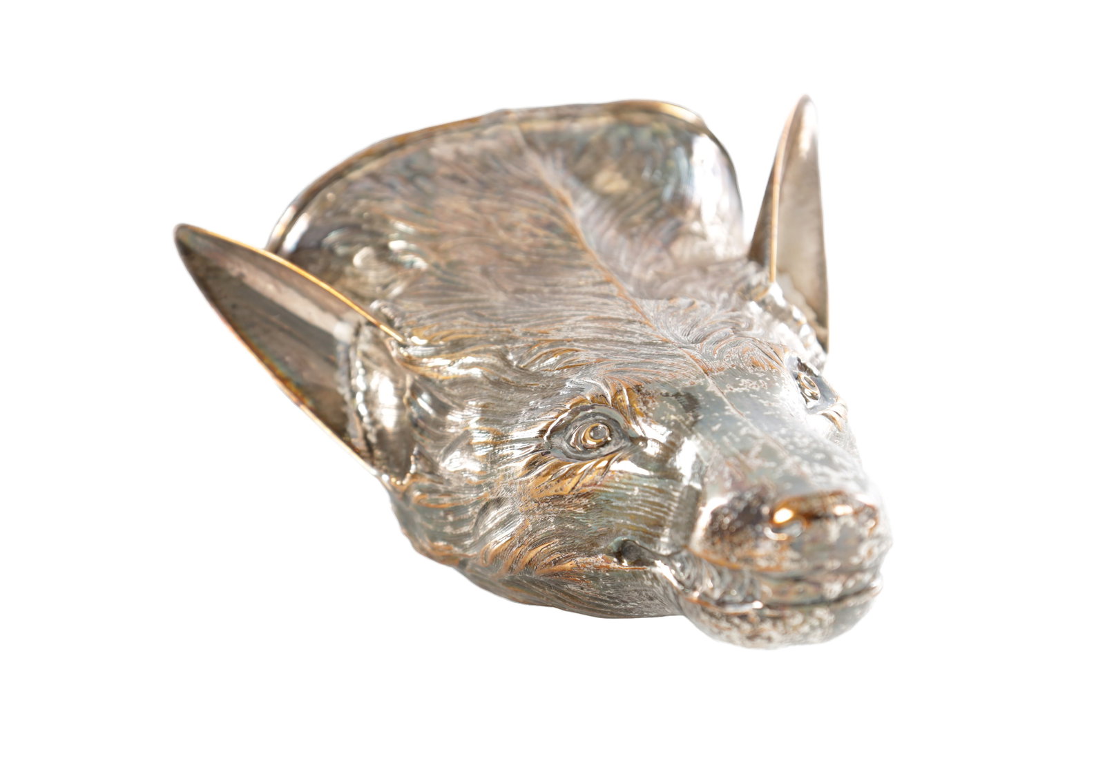 AN 18TH/19TH CENTURY ENGLISH STIRRUP CUP: AN 18TH/19TH CENTURY ENGLISH STIRRUP CUP, formed as a fox's head, unmarked. (Length 12.5cm and width 10.5cm )