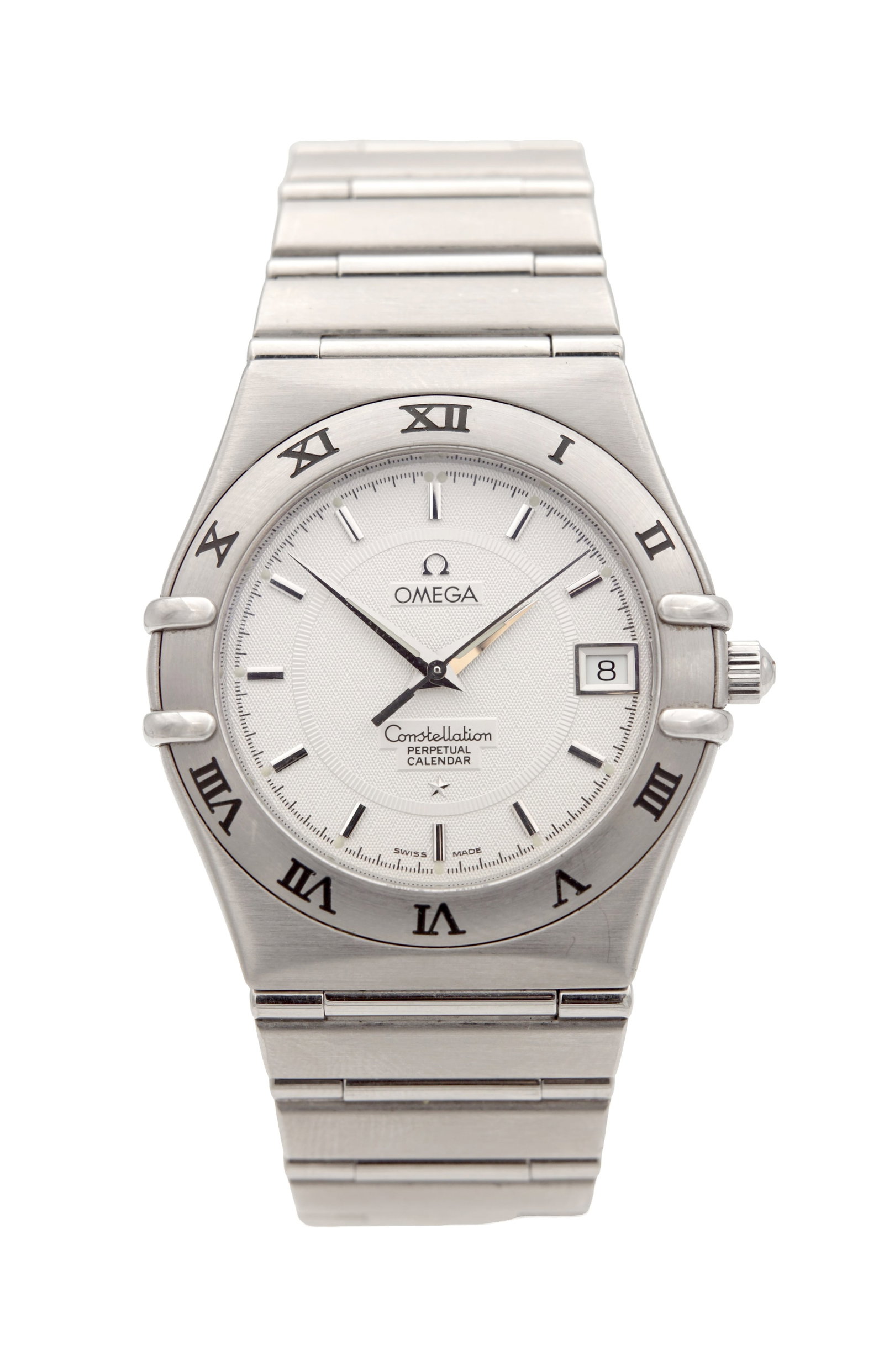 A GENTLEMAN'S STAINLESS STEEL OMEGA CONSTELLATION PERPETUAL CALENDAR QUARTZ WRIST WATCH: A GENTLEMAN'S STAINLESS STEEL OMEGA CONSTELLATION PERPETUAL CALENDAR QUARTZ WRIST WATCH with a silvered textured dial, applied baton hour markers and date aperture at 3, Roman numeral bezel and integr