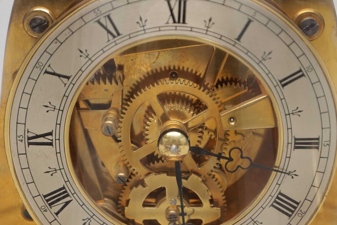 MAPPIN & WEBB, LONDON. A LATE 20TH CENTURY BRASS 'THE MARINER' SKELETON CLOCK MODELLED AS A SHIP'S B - 2