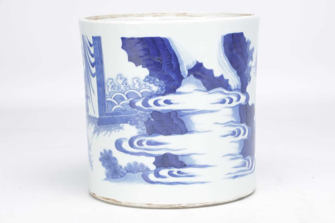 A CHINESE BLUE AND WHITE PORCELAIN BRUSH POT - 6