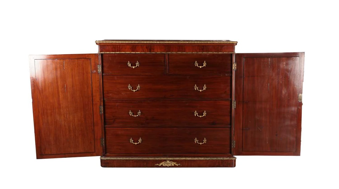 GILLOWS OF LANCASTER, A REGENCY MAHOGANY ENCLOSED CHEST OF DRAWERS WITH ORMOLU MOUNTS - 4