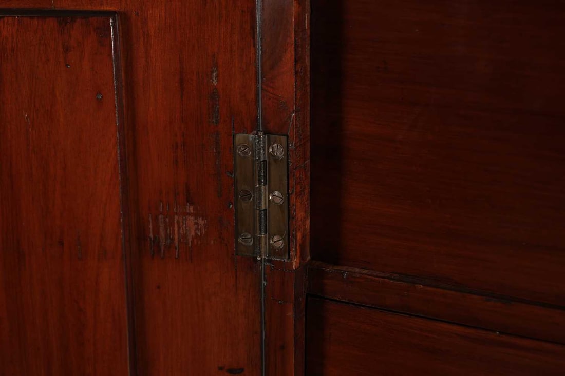 GILLOWS OF LANCASTER, A REGENCY MAHOGANY ENCLOSED CHEST OF DRAWERS WITH ORMOLU MOUNTS - 5