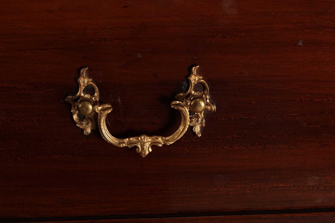 GILLOWS OF LANCASTER, A REGENCY MAHOGANY ENCLOSED CHEST OF DRAWERS WITH ORMOLU MOUNTS - 6