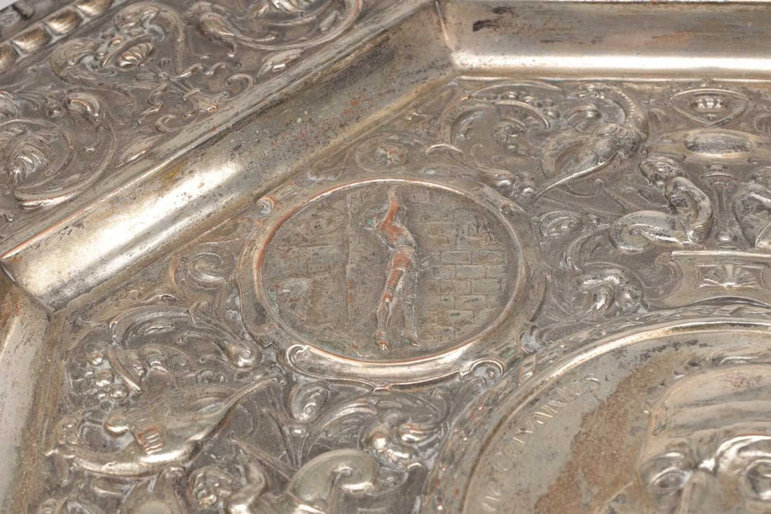 A SILVER PLATED CHARGER WITH RELIEF PORTRAIT OF MIGUEL DE CERVANTES - 2