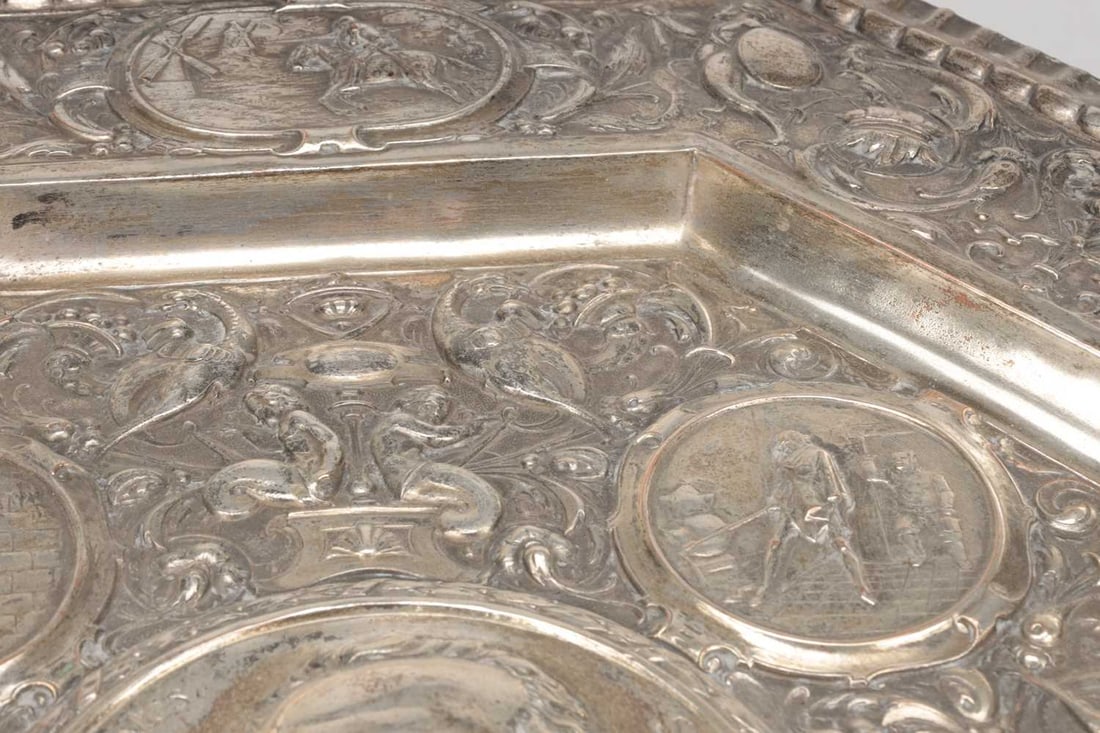 A SILVER PLATED CHARGER WITH RELIEF PORTRAIT OF MIGUEL DE CERVANTES - 3