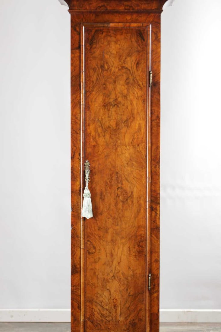 WILLIAM WILSON, LONDON. A LATE 17TH CENTURY BURR WALNUT LONGCASE CLOCK - 2